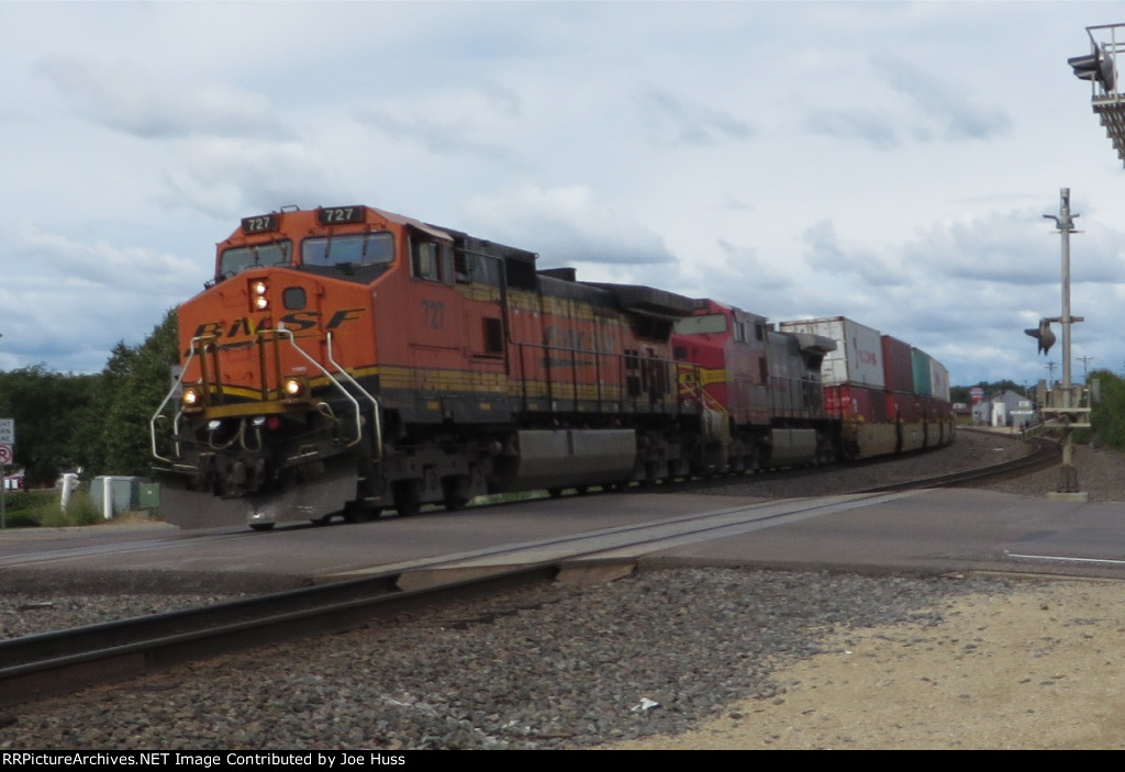 BNSF 727 East